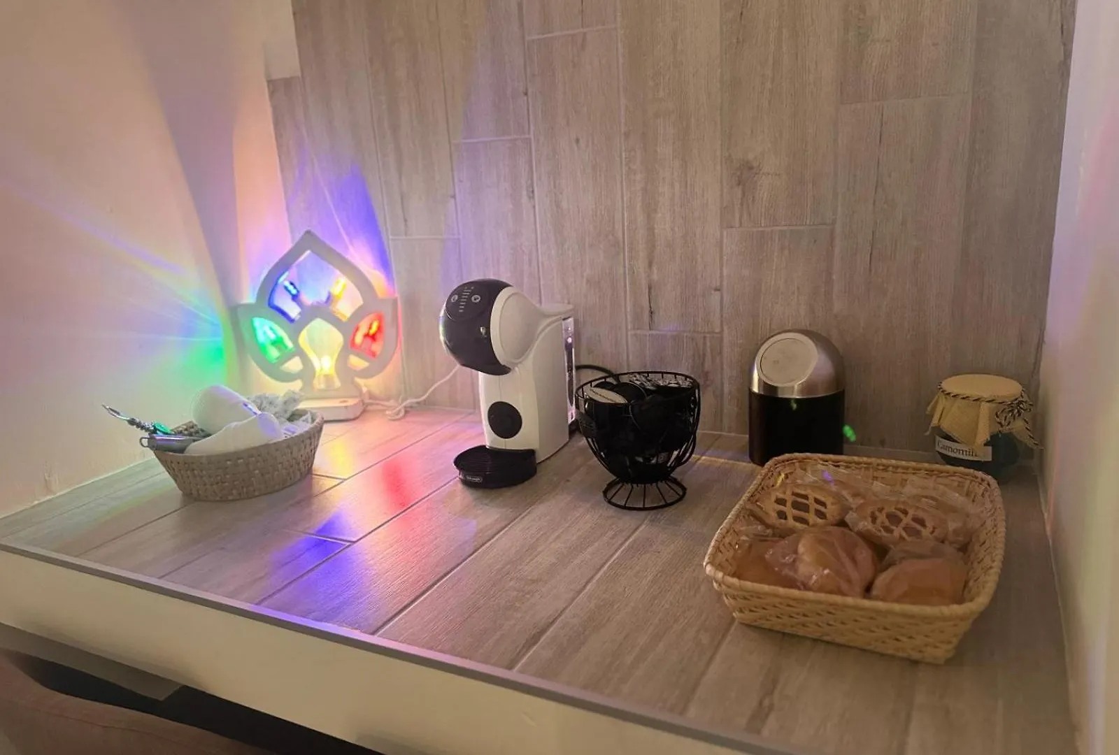 Bari Valona Rooms 0*,